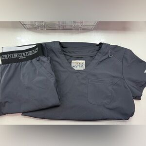 Skechers Charcoal Scrub Set